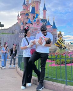 Sarah Khan Instagram - Disneyland 💕

Disneyland vlog is out 
Link in bio ⬆️