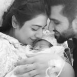 Sarah Khan Instagram - Happy First Birthday my Alyana! You’re the reason I want to live hundred years so I can protect you, love you and take care of you. Allah Talah hamesha apnay hifzo aman mein rakhay. Amen. 💕