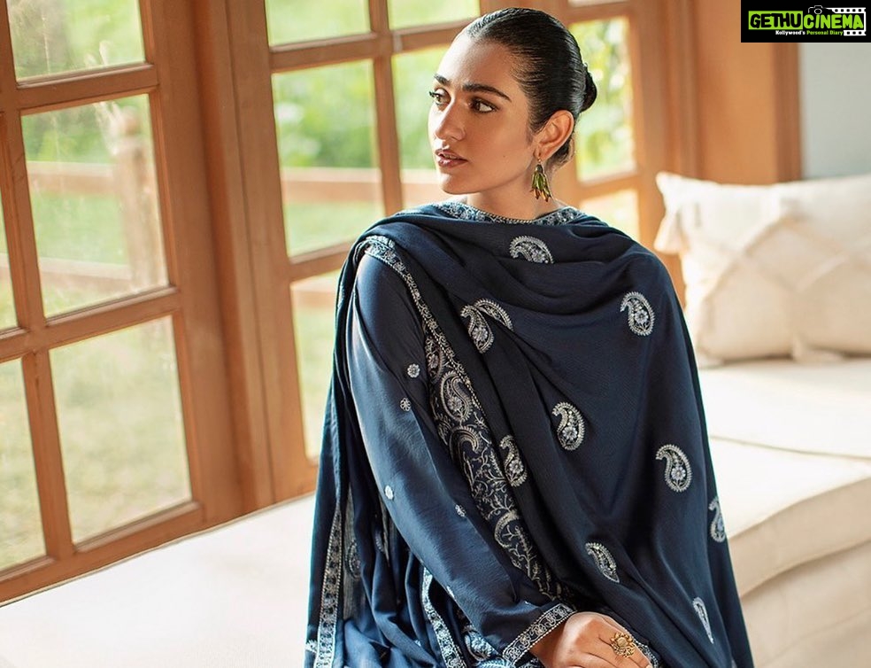 Sarah Khan Instagram - @crossstitch_official 💕
