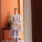 Sarah Khan Instagram - Loved being a part of @crossstitch_official ‘s thoughtful campaign that prioritizes what we often forget in our fast-paced lives – ‘Sukoon’. “Duniya k shor mei insaan apni purani dosti aur yaadon ko peechay chor kar maujooda zindagi mai itna masroof ho jata hai k wo ander k sukoon ko mehsoos karna bhool jata hai. Buss yehi khayal mujhay sakoon ki talash mein shor se duur le aya.” #SarahKhan #crossstitchgirls #crossstitchpk #cottonsatin #unstitched #crossstitch #csxsarahkhan #cselflove #Sukoon #smalljoysoflife #momentsofcalm #unstitchedcottonsatin