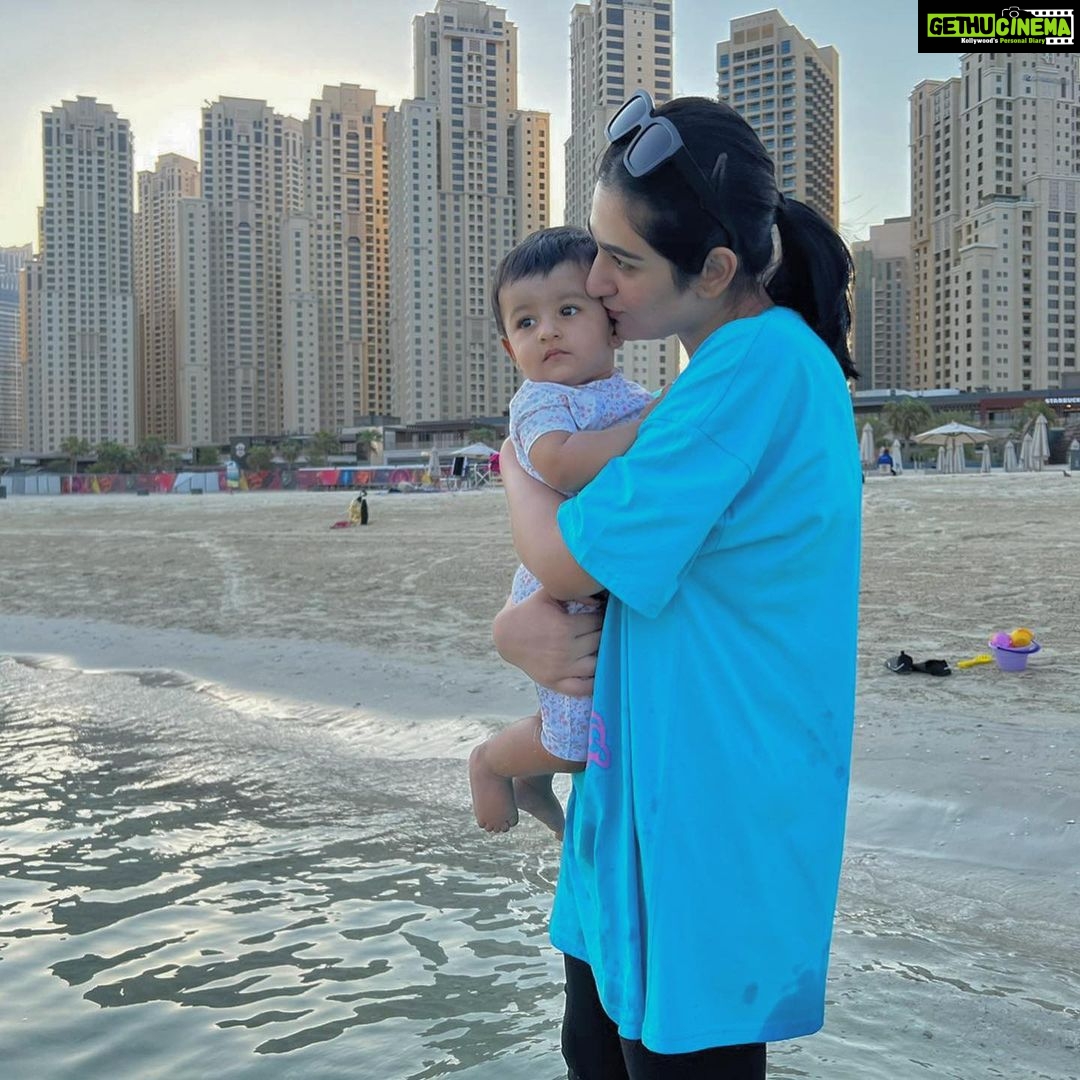 Sarah Khan Instagram - New Vlog is out! link in bio