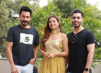 Sargun Mehta Instagram - Thank you gorey te rabbi de pyaar nu amar karan layi❤️❤️ . #MOH in theatres near you 🤗 Wearing - @breathebyaakankshasingh Jewellery - @daakghar.in Styled - @devs213