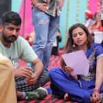 Sargun Mehta Instagram - When jaggi scolds me and gitaz Us - "ek hum hain jo tujhko khuda maante hain , ek tu hain jo humko banda bhi na maane " 🤣🤣 #MOH #16THSEPTEMBER2022 @gitazbindrakhia @jagdeepsidhu3 @jaani777 @bpraak