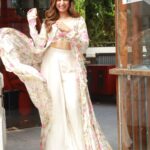 Sargun Mehta Instagram - Who is waiting for my dance reel on #Koka ? Bass aa gayi #babebhangrapaundene on 5th october in THEATRES near you 💃🏼💃🏼💃🏼 Wearing - @paulmiandharsh Styled by - @d_devraj