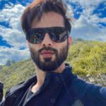 Shahid Kapoor Instagram - Who feel like going for a ride with me …. 🏍