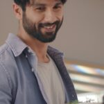 Shahid Kapoor Instagram – Check out link in bio to grab the Special Pack for strong teeth for a stronger you!!
@colgatein
       
Our teeth are the first step in the digestive process and hence keeping them strong is very critical! And I trust only Colgate strong teeth with its Calcium boost formula which helps keep mine and my family’s teeth super strong! And dropping the big news now! For the first time, I am sharing my personal strength secrets in an exclusive limited edition strong teeth pack available only on @flipkart.

Check out the link in bio to grab the pack and win a chance to win some of my exclusive merchandise! Hurry! 

Click here for T&Cs: https://bit.ly/tcapplypdf
.
.
.
#ColgateStrongTeethShahid #StrongTeethStrongYou #ColgateStrongTeeth #BigBillionDaySale #Contest #Smile #DaantStrongTohAapStrong #Toothpaste #Oralhygiene #Ad
