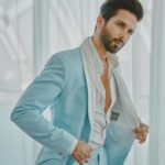 Shahid Kapoor Instagram - A true blue coffee lover… Shot by: @mayank_mudnaney Outfit: @gauravguptaofficial Shoes: @louboutinworld Styled by: @theanisha Assistant: @keyurisangoi Dress team: @thebombaydressman Makeup: @james_gladwin_ @mahendra.kanojia Hair by: @aalimhakim Hair assistant: @shahrukhshaikh9519 Managed by: @chanchal_dsouza Digital agency: @59thparallel Security: @parvez_pzee