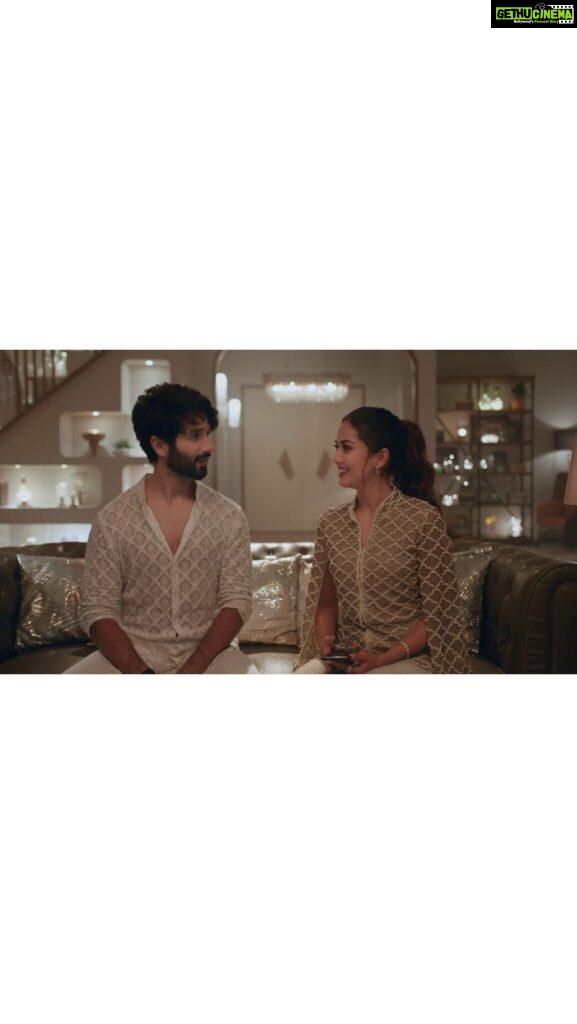 Shahid Kapoor Instagram - Well, @mira.kapoor has already made Diwali plans for us. We hope you make the most of the festivities too! OnePlusTV #StayConnectedStaySmarter! #Ad