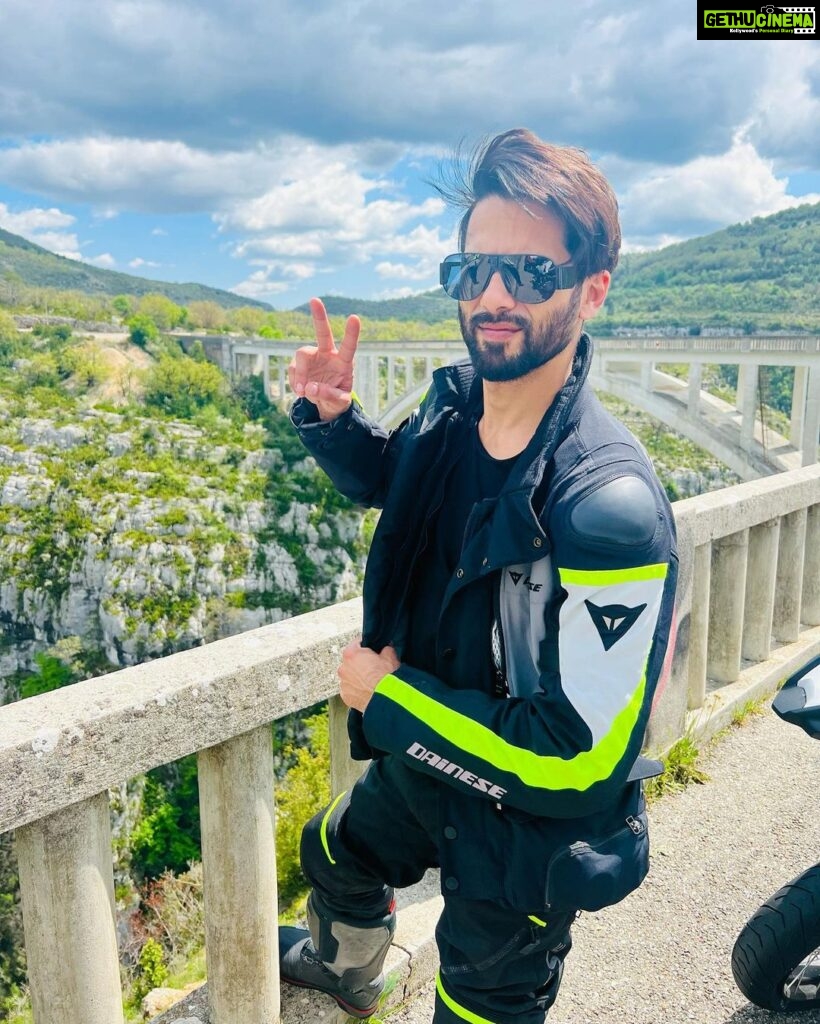 Shahid Kapoor Instagram - Here’s to #sundayrides even when the roads aren’t this pretty. #bikerboy for life 🏍
