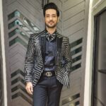 Shakti Arora Instagram – Thanku @zeetv for this wonderful NAYA SADASYA AND FAVORITE JODI award and such a warm welcome..Only 2 months old in the show and I have recieved 2 awards. Feels blessed..😇
Thanks to @ektarkapoor  for believing in me and trusting me..🥰
Also thanks to @nehaasaxena who convinced me to go ahead with this role, although the truth is she didn’t want me to sit at home.😅
Thanks to all my well wishers who voted and also to those who contributed in watching the show #kundalibhagya.
Thanks to all the fans/fam for making so many reels and posts
It makes me feel really special. Lots of love..
Outfit @bharat_reshma 
Hair @krunal_kasare 😘😘
#kundalibhagya
#zeerishteyawards2022 
#shaktiarora
#preejun