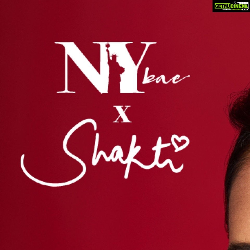 Shakti Mohan Instagram - Merryyyyyyyyyy Christmasssss ❤️ I am very happy to share this with all of you today who have given me tremendous love and support. Introducing on this amazing day my very own line of make up NY Bae x Shakti. Check it out on www.purplle.com and have fun this holiday season🎄🎅 @letspurplle @n.y.bae #NybaeShakti #ShaktitoSlay #SlaywithBae #myBaeShakti #beyourownbae #beatitwithshakti #shaktitoshine