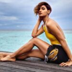 Shakti Mohan Instagram - जब चली ठण्डी हवा जब उठी काली घटा मुझको ऐ जान-ए-वफ़ा तुम याद आए You like #oldsongs ? Tell me your favorite one 🎶