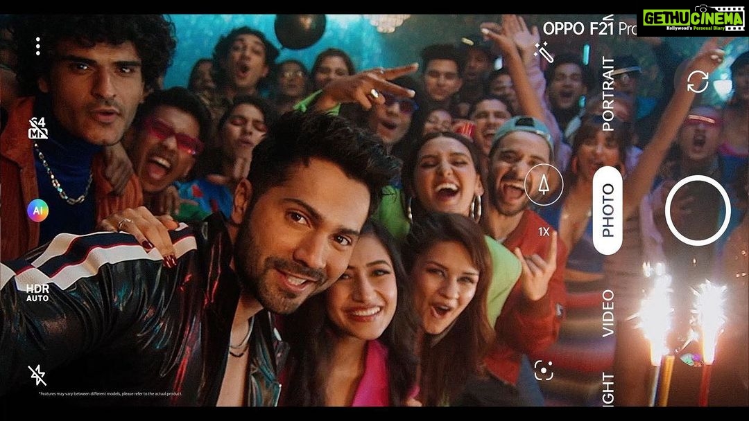 Shakti Mohan Instagram - @varundvn got a surprise and I did too!! That Oppo F21 Pro was another level 🤯 #OppoF21ProSeries #FlauntYourBest @oppoindia @raghavjuyal @dhanashree9 @avneetkaur_13 #ad