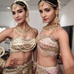 Shakti Mohan Instagram - Aap sabhi ko dher saari Diwali ki shubhkamnayen 🕯️🕯️🕯️🕯️🕯️🕯️🕯️ Watch us on @starplus tonight #yediwaliapnowali with My lil apsara @muktimohan Grateful to our 🙏 Producer ji @star.aniljha Manager ji @premavshetty Costume designer ji @iamkenferns Choreographer ji @sanjayshettyofficial Make up artist ji @neerajnavare.makeupartist Hair didi ji @shabnam1014 Spot dada gangsta Bhai ji @jagtap721 Sab audience ji ♥️ 🙏🙏🙏🙏🙏🙏🙏🙏🙏🙏