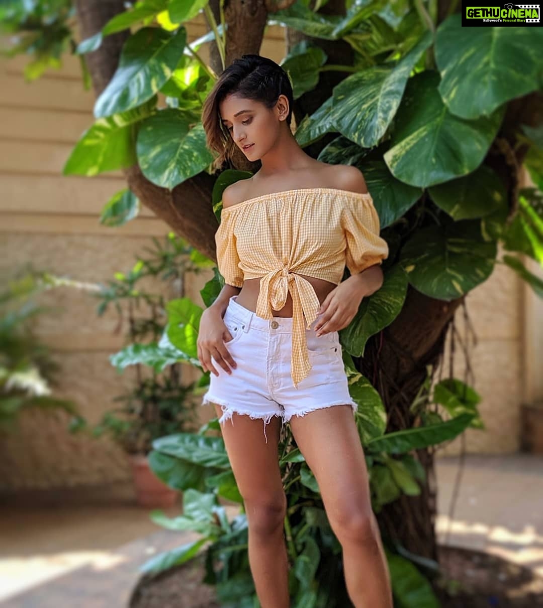 Shakti Mohan Instagram - Which tree do you think it is? ๐ฒ๐ณ๐ด๐ ๐คSurprise test ๐