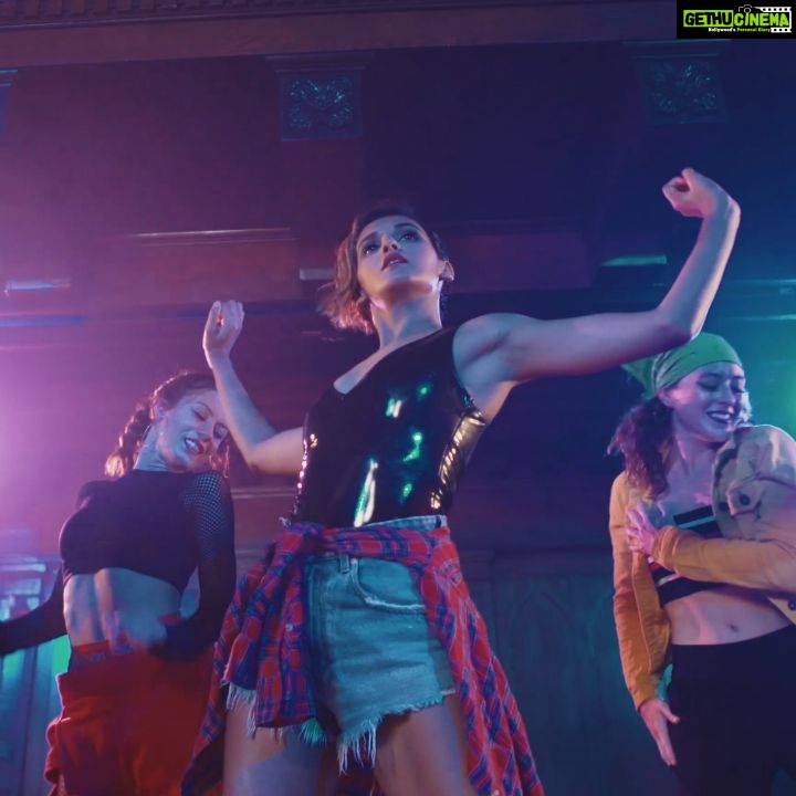 Shakti Mohan Instagram - Amazing story on how this video came together I met Jiny from @mohtionfilms on the flight to Los Angeles, she was sitting right next to me and that coincidentally wasn't her seat. 😆 Like it was meant to happen ✨ We started talking about our professions and our plans in LA, and that conversation led to this Collaboration. After we landed I met the team of Mohtion Films - Manny, Jiny & Marcus at a coffee shop and then it took off. Unbelievable how it all came together in no time 😇 🕺@sircthatsme Such an incredible Choreographer Super duper sweet and fun to work with... Love you ♥️ Full video 📺 (Link in Bio) . . Huge thanks to Mohtion Films for putting all this together. They are a great team to work with. Go check them out at www.mohtionfilms.com and follow all of their social sites for more high-end content, proven to be enjoyed by the masses worldwide. Check them out as they’re doing great things in the social networks and don't forget to check the team behind this awesome video. Song: China by Anuel @anuel_2blea Make up by @dangsonia Hair by Harpreet 😎 @bridalglowstudio #China Lots and lots of love to all the dancers who I am so inspired to work with. @6allyssa 🌺 @thatdancer_anisa 🎀 @annahicks32 ♥️ @cassidy_naber 🎶 @__caydee__ 🎉 @chelseafuji_la 💥 @gwenrdf 🧁 @haleybripowell 👯 @iligravina😍 @kiki.okubo🤸 @lexinitz💃 @mariahlewis__🌹 @mizz.mimi🔥 @sunshine_loves_you_⭐ @yuu0715yuki🌈 Director: Manny Figs⚡ SUPERSTAR ✨ Assistant Director: Marcus McGriff🏆@marcusmf_ Director of Photography: Gabe Kimpson🎥 @gabekimpson Video Producer: Jiny Candelario🤩