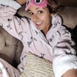 Shakti Mohan Instagram - Today's mood 🧁 #stayinbed 🛌 #sundaymorning