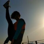 Shakti Mohan Instagram - Playing with Sun and Wind ☀️🌿 . Things I like to do on the terrace #freestyle
