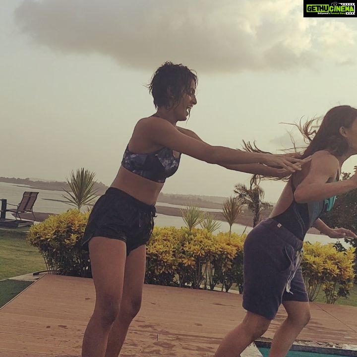 Shakti Mohan Instagram - H🎈A🎈P🎈P🎈Y 🎂 Birthday @muktimohan C'mon grow up now 👻😆🤣 How I #bareyou 🙈 . What's this song @kmohan12 😍 💦