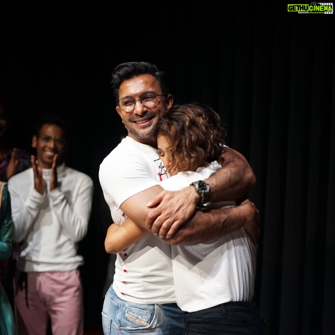 Shakti Mohan Instagram - 5 reasons why i love you so much Terence Sir ♥️ 1. Before i could decide, you were The one who told me i should "Dance" 2. You gave me a scholarship to go to Vienna to train which i was desperately trying for years. 3. You came to my studio when i opened it even when you had the shoot that day. 4. You have been there emotionally for me always when i was going through terrible times and always pulled me out. 5. On 3 years of completion of Nritya Shakti Studio, there you are again in full spirits supporting me and giving me all the love and blessings i need from my Guru. There are hundreds of reasons why I love you so much and respect you. You are at a whole new level for me 🌺 @terence_here sir #3YearsofNrityaShakti @nrityashakti