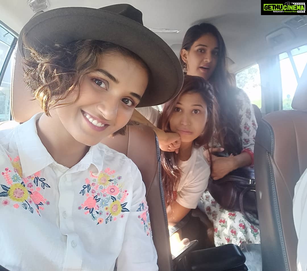 Shakti Mohan Instagram - Hey yo 🐣🐣🐣 @alishasingh.official @muktimohan