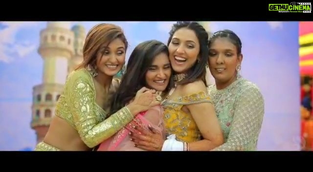 Shakti Mohan Instagram - To the most Epic start of this year... Magical union of @nihaarpandya @neetimohan18 and families ๐ This song is beautifully composed by @shekharravjiani ๐ถ Thanks to @vishaldadlani @bennydayalofficial @harshdeepkaurmusic @shalmiaow @jonitamusic ๐บ๐บ๐บ Lyrics by @bms.brijmohan @kusum8114 @kmohan12 @muktimohan @aparshakti_khurana @ayushmannk @tahirakashyap @gopalsharma64 @i_amshavetachopra @robinaiyudauthappa Video credit: @meghaisrani @israniphotography