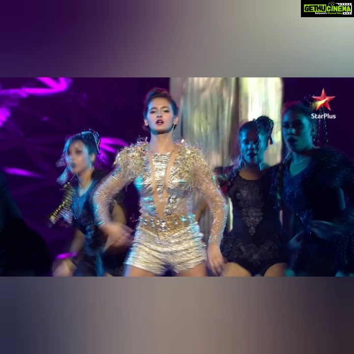 Shakti Mohan Instagram - Dayummmmmmmm 💣💥 😘😘😘 Firstly @harsh8harsh WHAT THE HELL MAN... THIS TRACK IS OUT OF THE WORLD 🎵 @harshalds for producing super hot outfits in just one day. What's wrong with you 🙉😜👏👏👏👏 Finally and most importantly Binny sir and his entire team ... Anu ma @manan.s @proneetaswargiary for this killer routine. All the dancers in this Performance and the entire finale have nailed it to next level. Thank you for this opportunity. Dancing makes me the happiest and it means the world to me to get to learn new things and challenge myself. Love you all. 💃💃💃 @starplus #danceplus4finale @framesproductioncompany @vibhorratna @huzefaqaiser @vikrantthakur @ritika.97 @thakareashish75 Ketan
