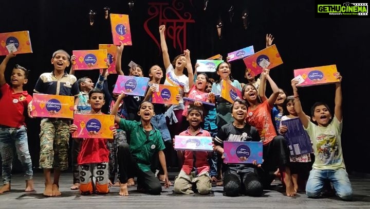 Shakti Mohan Instagram - On becoming a 5 million family I wanted to give back for all the love I have received in whatever little way I could. It was an overwhelming experience to teach these amazing slum children in my neighborhood. I feel there so much we can do everyday to help and make their lives better. It felt magical.... ✨ The smiles were priceless filled with enthusiasm and so much thirst to learn. I feel grateful to all of you for showing so much love. I hope I am able to help more children have a better future. Shot by @neharika__s Edited by @souravsharmaofficial Thank you @sanjip_rajak @nrityashakti