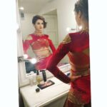 Shakti Mohan Instagram – How dare you? Tumhe koi haq nahi banta ki tum itni chuchundar dikho 🐒
Not fair 🙈😜🤣
@harshalds @neerajnavare.makeupartist @shabnam1014 @jagtap721 @starplus