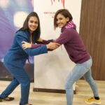 Shakti Mohan Instagram – Desh ki shaan @babitaphogatofficial 🇮🇳
#phogatsisters
Real inspiration for the entire humankind and true example of the fact that with hardwork and determination ANYTHING IS POSSIBLE 🌺🌺🌺
Aapne itna motivate Kar diya mujhe aur mere team members ko. 
Thank you for sharing your unbelievable life instances. I love you and your family 💫