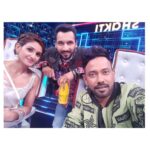 Shakti Mohan Instagram - Your Attitude determines your Altitude 🕊️ #danceplus4 @starplus . . Outfit by @sagarsarees Styled by @richa5ingh Team @tanisha_rkothari @neerajnavare.makeupartist @anitashil.hairstylist