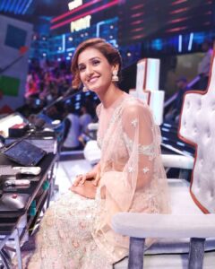 Shakti Mohan Instagram - Feeling good 😇 @richa5ingh @neerajnavare.makeupartist @premavshetty @shabnam1014 @tanisha_rkothari @jagtap721