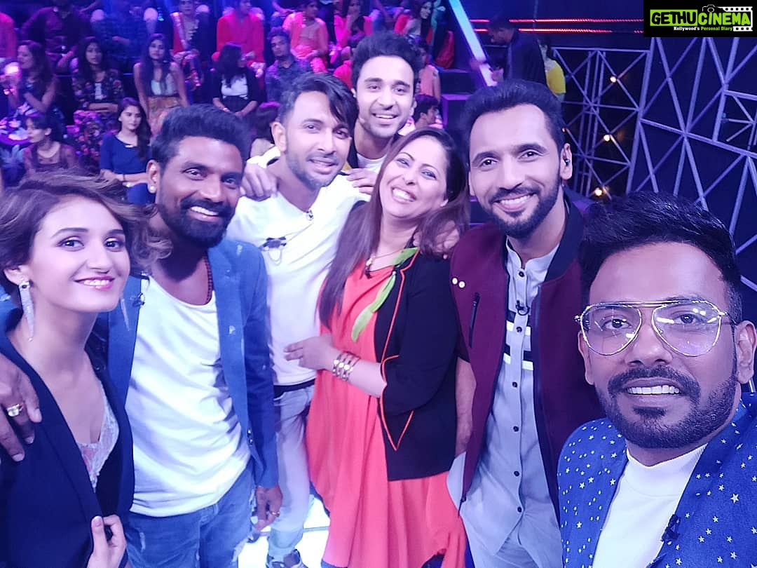 Shakti Mohan Instagram - Our dance parents 😍 @remodsouza sir @terence_here sir @geeta_kapurofficial ma @raghavjuyal @dharmesh0011 @punitjpathak #danceplus4