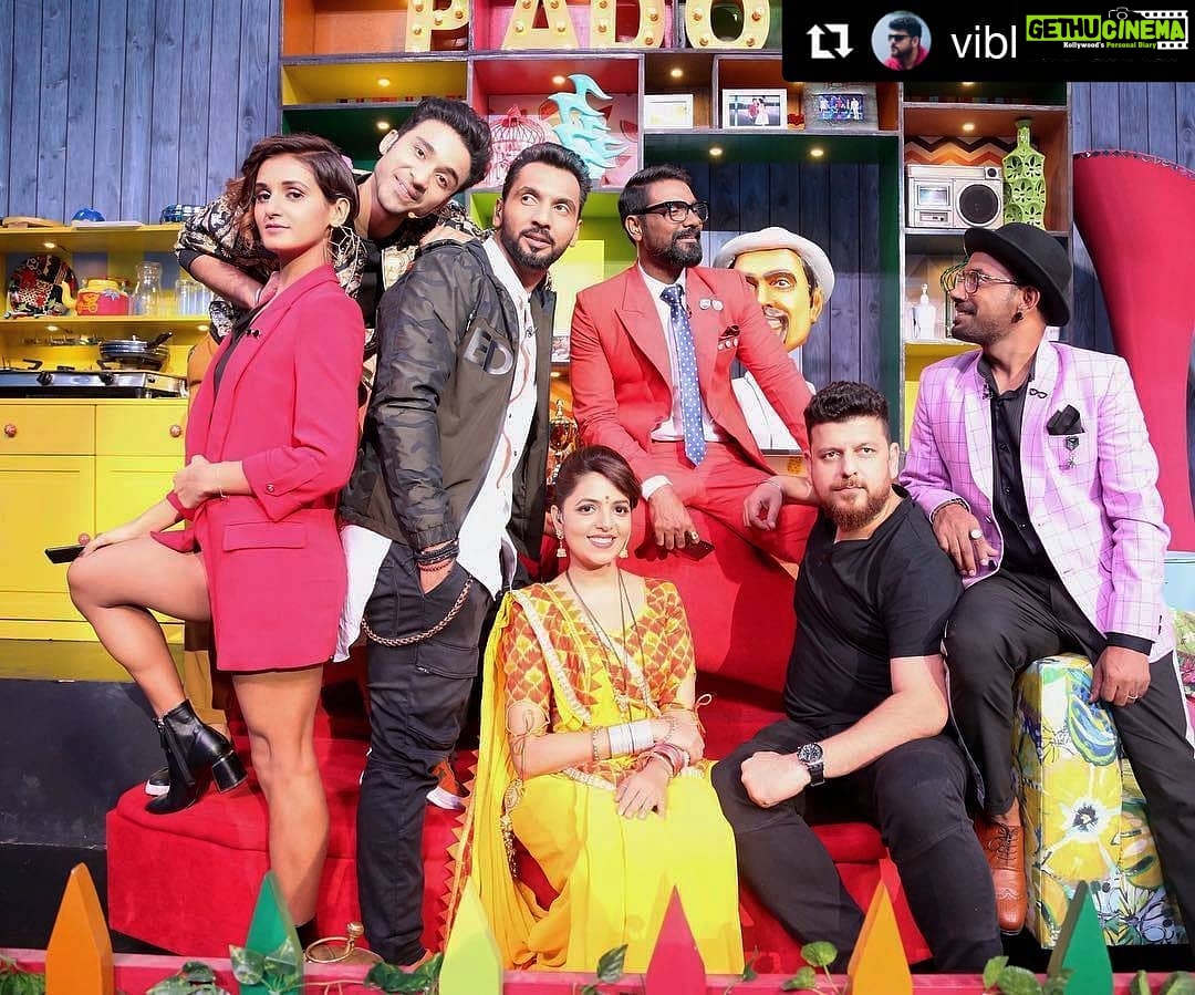 Shakti Mohan Instagram - D+ cover shot 😜 The posers #danceplus4 @remodsouza @sugandhamishra23 @mohanshakti @dharmesh0011 @punitjpathak @raghavjuyal @vibhorratna
