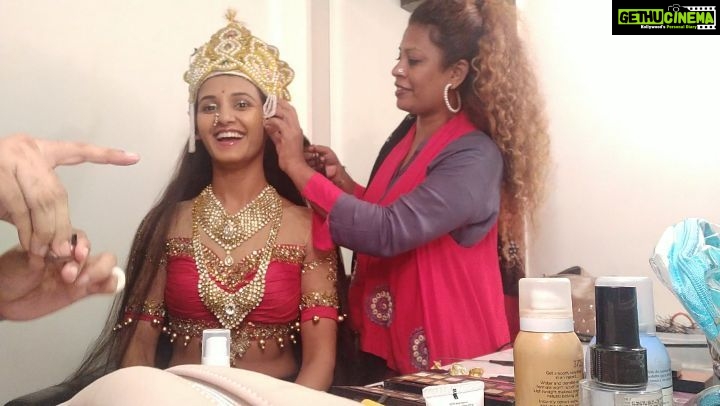 Shakti Mohan Instagram - Transformation 🧖 . . . @neerajnavare.makeupartist @shabnam1014 @jagtap721