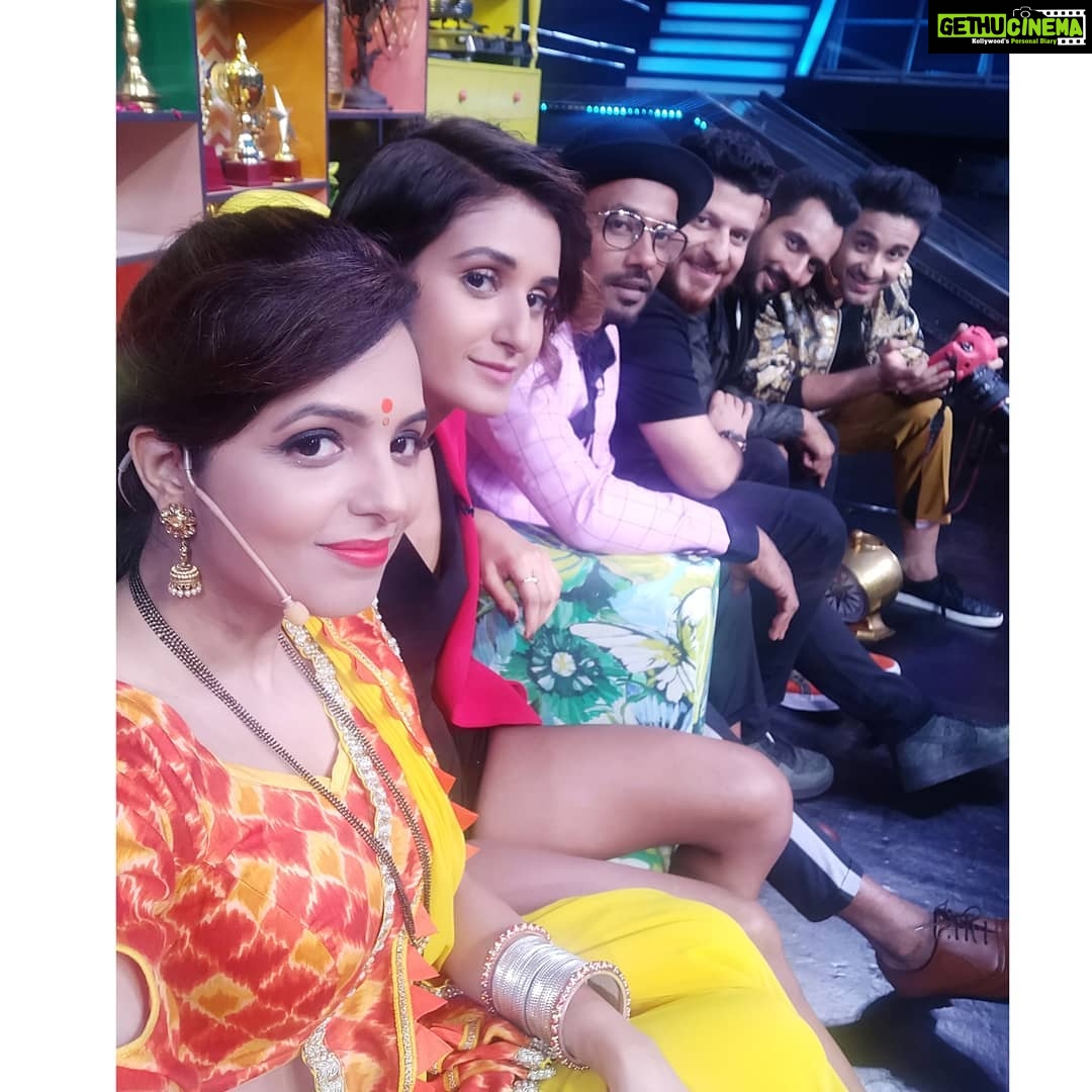 Shakti Mohan Instagram - Welcoming SUPERRRRR TALENTED @sugandhamishra23 to our family #danceplus4 @starplus #SapneSirfApneNahinHote @vibhorratna @punitjpathak @dharmesh0011 @raghavjuyal