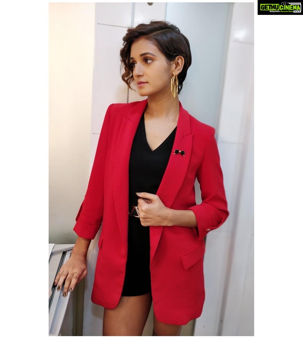 Shakti Mohan Instagram - Swipe to see ➡️ Rishta pakka wali photo 🤭🤣 . . @saachivj @anitashil.hairstylist @jagtap721