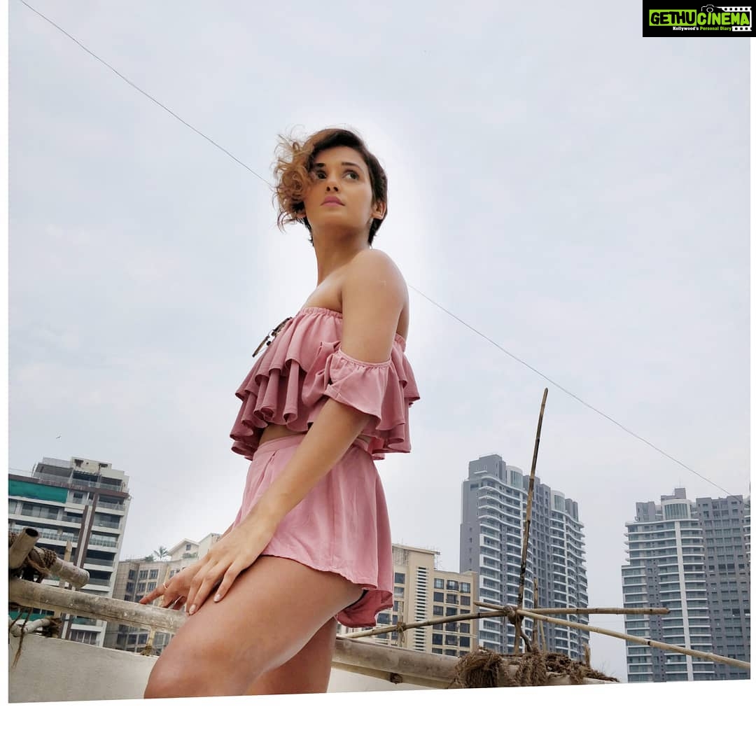 Shakti Mohan Instagram - It doesn't get easier You get stronger