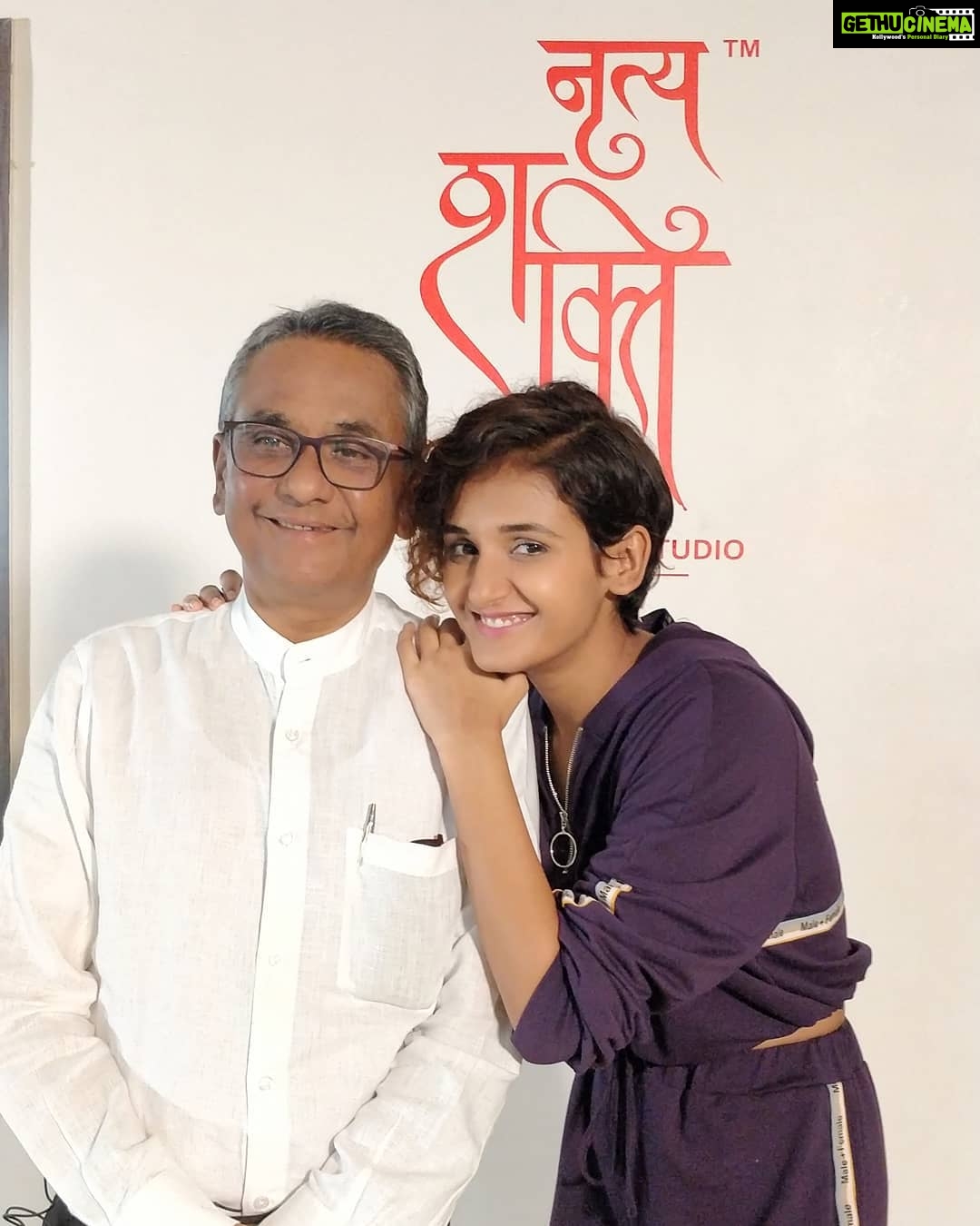Shakti Mohan Instagram - For all the unspoken battles you fought to make us FLY 🕊️ My father is my biggest PLUS in life. #SapneSirfApneNahinHote @starplus #danceplus4
