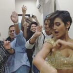 Shakti Mohan Instagram - Green room Collaboration 😜 @neerajnavare.makeupartist @anitahassanandani Pratima Didi @kotharimegha @premavshetty Shot by @jagtap721 Styled by @saachivj Thanks to @cineyug @starplus