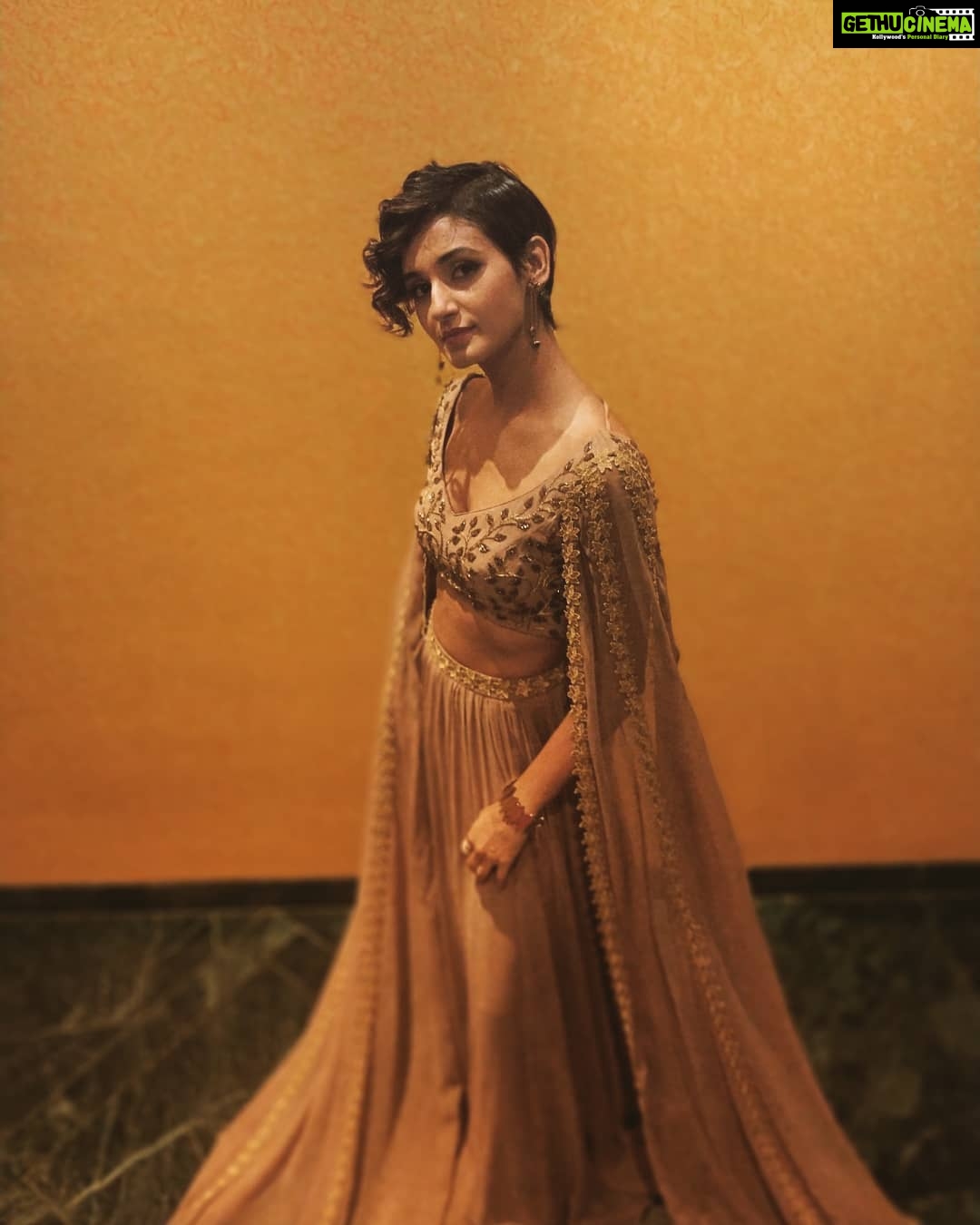 Shakti Mohan Instagram - Fashion ka hai ye Jalwa 🔥 aaaaaaaan 😜 . . @saachivj @kotharimegha @ridha_rohitarora @neerajnavare.makeupartist @anitashil.hairstylist @jagtap721 @premavshetty @starplus @cineyug