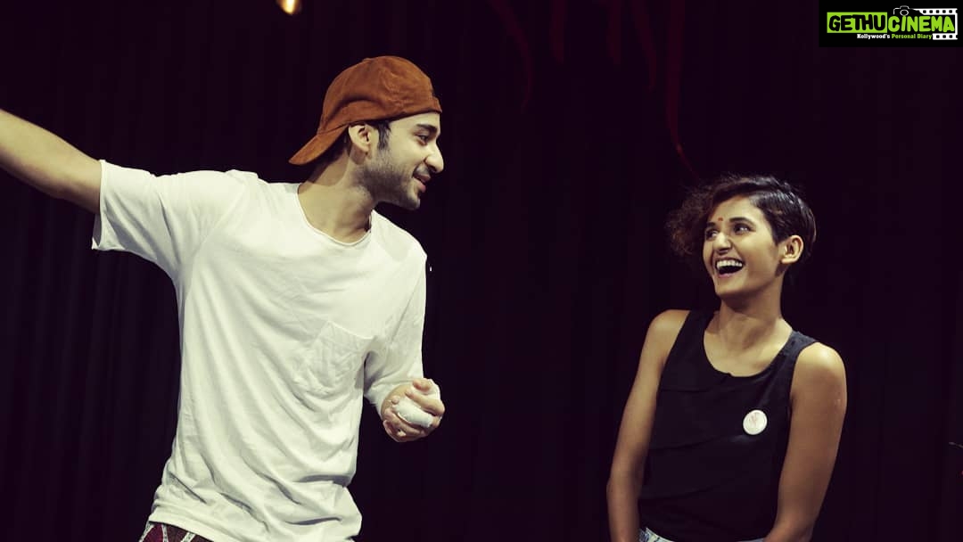 Shakti Mohan Instagram - Hasa Hasa ke maar de 😅🤣 @raghavjuyal Super fun moments on showcase of #intensivetrainingprogram @nrityashakti