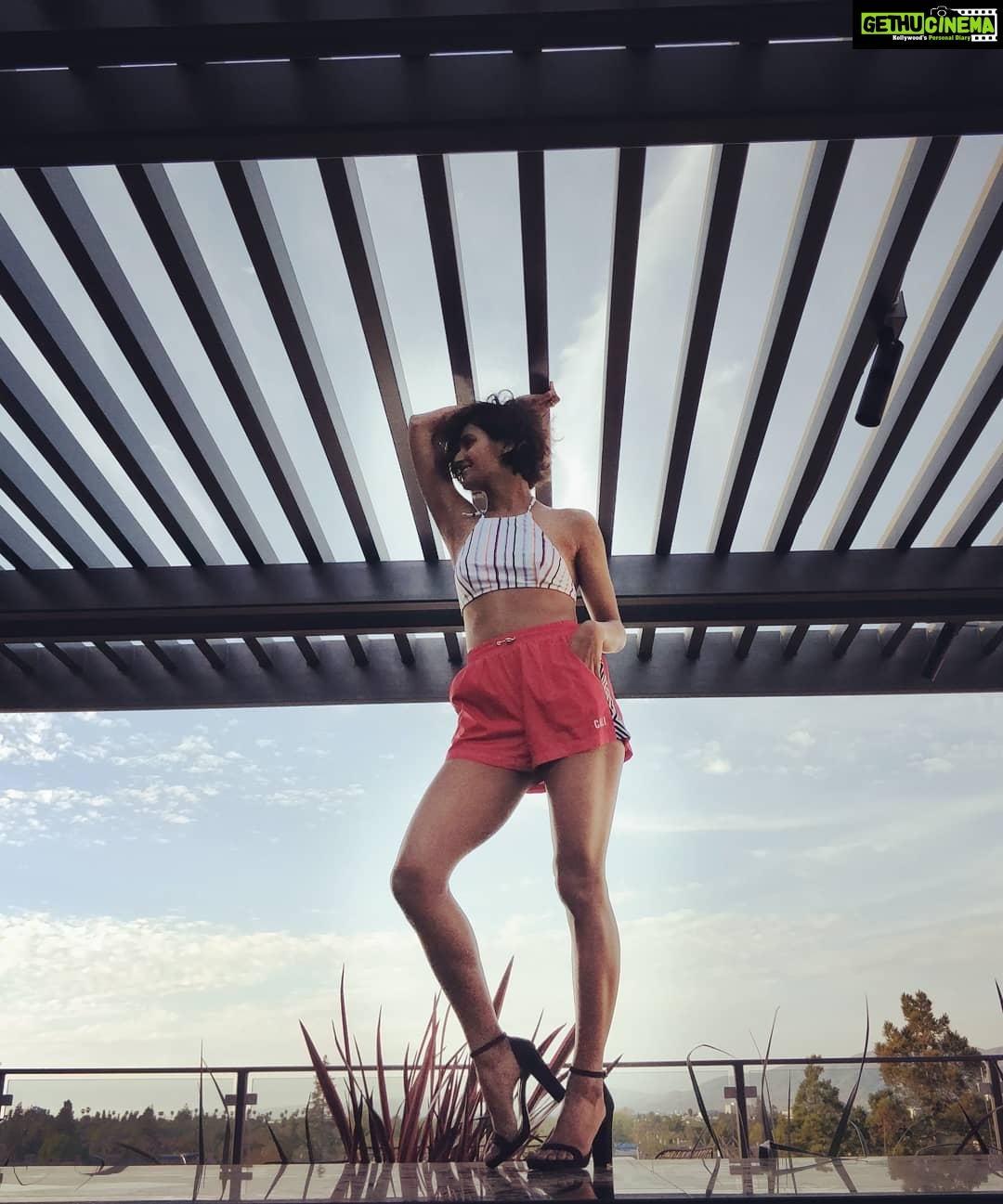 Shakti Mohan Instagram - ♥️ #fridayfeeling . . @stylemerickle