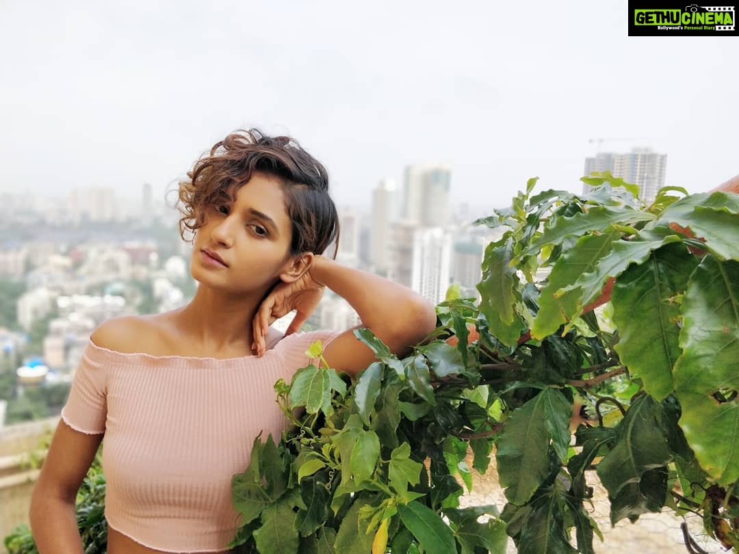 Shakti Mohan Instagram - Another Day filled with unlimited possibilities🌺