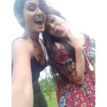 Shakti Mohan Instagram – Tip Tip barsa paani 🌧️
Alisha ne aag laga diiiii 🔥
😜🤣🤸💃
@alishasingh.official