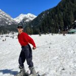 Shakti Mohan Instagram – Getting sassy on the slopes ⛷