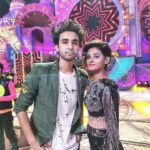 Shakti Mohan Instagram – Lagta hai @raghavjuyal ke baal baal bach gaye 😂😋😁
Hahahahah kuch lete kyun nahi 🤣
#starscreenawards