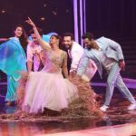 Shakti Mohan Instagram - Itni shiddat se dhakka maara hai sabne... 😜 MOST HILARIOUS 😂😂😂 @remodsouza sir @raghavjuyal @punitjpathak #danceplus3