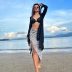 Shakti Mohan Instagram - I want to say this with all my heart that I am so grateful that you’ve made every moment of this journey sooooo priceless with your support 🙏🏻 Your love means the WORLD to me 🙌🏼 Thanks for all your beautiful wishes for my birthday 🥳 Love you & God bless 📷@muktimohan @cintacorislandresort 🌊 @coastalinofficial 🏝️