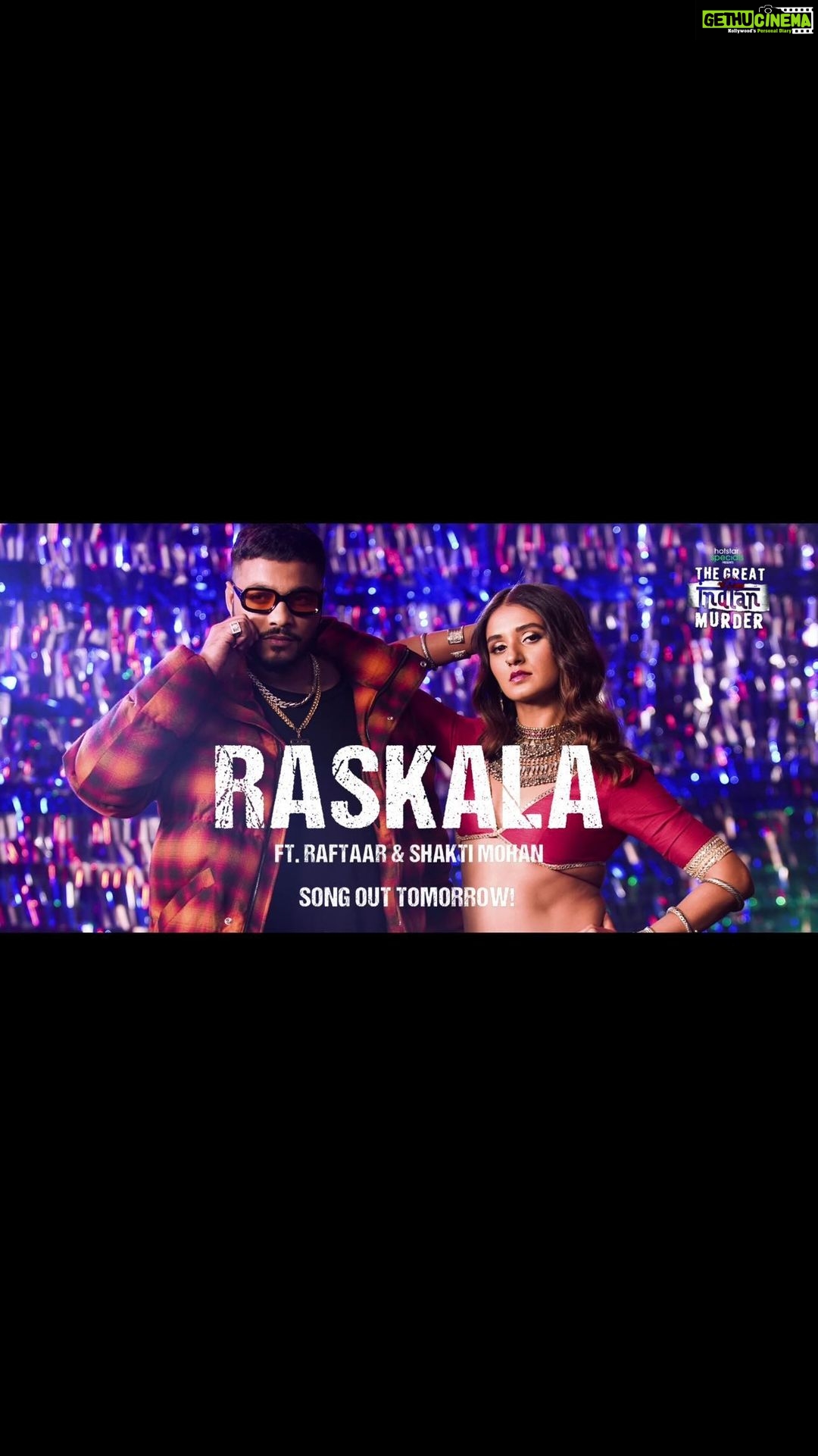 Shakti Mohan Instagram - Godddd this was so muchhhhh fun @raftaarmusic π₯ So grateful to you @ferozskhan sir, You are so kind and loving like always. A blessing to be in your presence. #Raskala Out today π€πΌ #HotstarSpecials #TheGreatIndianMurder all episodes streaming now only on @disneyplushotstar @adfandrle @tigmanshu_d @ajaydevgn @pritisinha3 @vikasswarup #GauravBanerjee @madhoknikhil @namsinha @aamodsinha @shrey.oberoi @meeinaiyerofficial @varunmalik07 @therichachadha @pratikgandhiofficial @adffilms @reellife_entertainment @ashutosh_ramnarayan @raghubir_y @mrfilmistaani @paoli_dam @shashank.arora @actor.mani.wyd @castingchhabra @vjymaurya @ferozskhan @umangdoshiofficial @anushamani @darshandoshiofficial @sunilpateldop @umabiju @iamnileshwagh @kalamkaarmusic Cheers to the best team in the world π @premavshetty @neerajnavare.makeupartist @stylebysaachivj @dwyessh_hairwizard @jagtap721